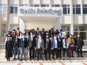 43 ülkeden 43 öğrenci Başkan Akçadurak’ı ziyaret etti