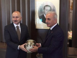 Bakan Karaismailoğlu, Başkan İsmet Yıldırım’ı ziyaret etti