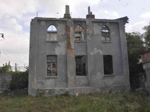 Tarihi postane binası restore edilmeyi bekliyor