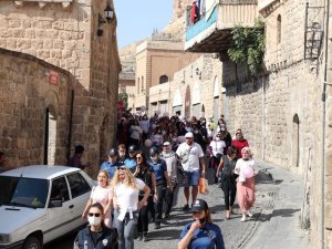 Meme kanserine dikkat çekmek için yürüyüş yapıldı