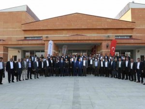 Vali Bilmez, Çaldıran muhtarlarıyla bir araya geldi