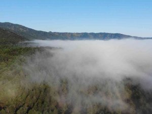 Kazdağları’nda bulut geçişleri görsel şölen sunuyor