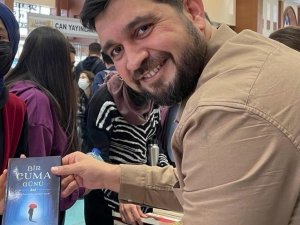 21 yılda yazılan kitaba fuarlarda yoğun ilgi
