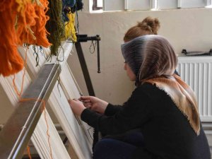 Bitlis Belediyesinden halı kilim dokuma kursu