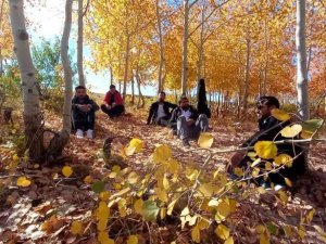 Dünyanın ikinci büyük kraterinde sonbahar güzelliği