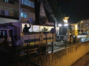 Marmaris’te 10 ton atığın denize ulaşmasını engelledi