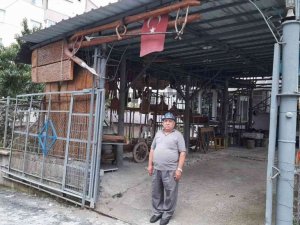 Gazi babası eskileri yaşatmak istiyor