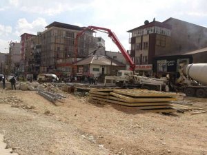 Yüksekova’da bir türlü bitmeyen yol çalışması