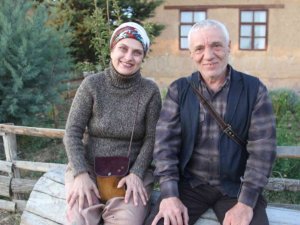 Türk Halk Müziği Sanatçısı Şükriye Tutkun, müzik çalışmalarını Sonsuz Şükran köyünde sürdürüyor