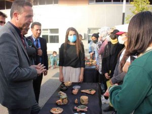 Öğrencilerin seramik çalışmaları sergilendi
