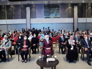 Emine Erdoğan’ın gözyaşları Filistinli çocuklar için aktı