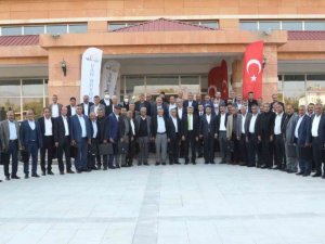 Van Büyükşehir Belediyesinin muhtarlarla buluşma toplantıları sona erdi