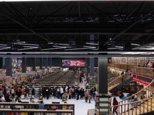 BKM Kitap imza gününe rekor iştirâk