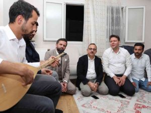 Başkan Sürekli’den gençlerle türkülü sohbet