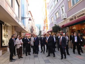 Hilmi Güler, bölgeye örnek oldu