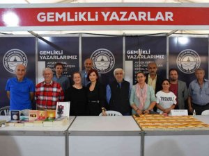 Gemlikli yazarlar okurlarla buluştu