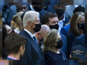 Eski ABD Başkanı Clinton 5 günün ardından hastaneden taburcu edildi