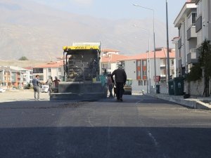Yeni imar yolları asfaltlanıyor