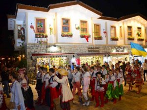 Side’de halk dansları esintisi