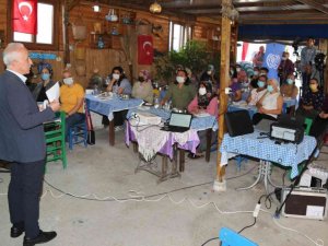Akdeniz’de kadın çiftçilere İş Sağlığı ve Güvenliği eğitimi verildi