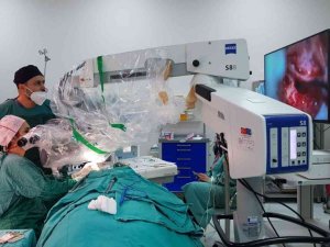 MTÜ’de koklear implantasyon operasyonu sevinci