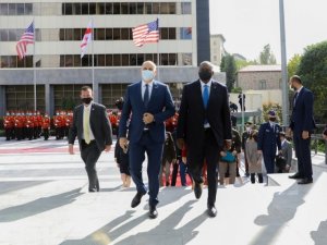 ABD Savunma Bakanı Lloyd Austin, mevkidaşı Juansher Burchuladze ile Gürcistan’da bir araya geldi