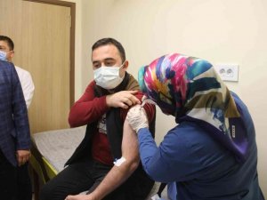 Turkovac aşısı Erzurum’da ilk gönüllüsüyle buluştu