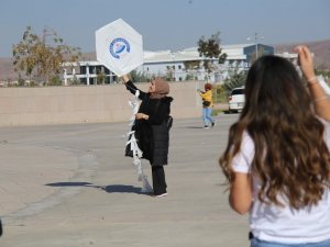 ASÜ’de uçurtma şenliği