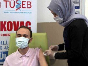 Turkovac’ın hatırlatma dozu Kayseri Şehir Hastanesi’nde uygulandı