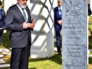 Cumhurbaşkanı Başdanışmanı Topçu, Aliya İzzetbegoviç’in ölüm yıldönümünü unutmadı