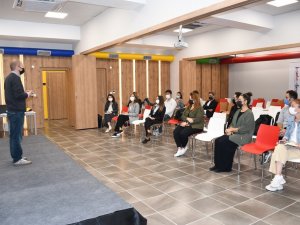 Kuşadası Belediyesi personeline proje yazma eğitimi