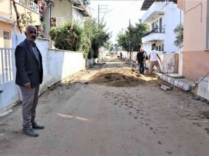 Yeşilyurt Mahallesi’nde yollar yenileniyor