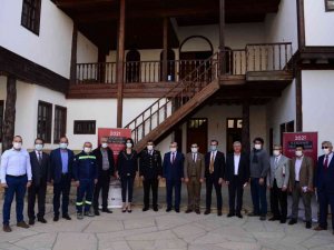 Sanata dönüşen çelik Sivas’ta sanatseverlerle buluşuyor