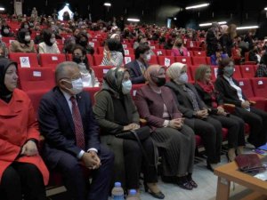 AK Parti Genel Merkez Kadın Kolları Başkanı ve Düzce Milletvekili Ayşe Keşir: