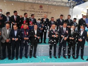 Ulaştırma ve Altyapı Bakanı Karaismailoğlu: "395 tarihi köprü restore edildi"