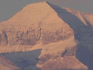 Yüksekova’nın Cilo Dağları beyaza büründü