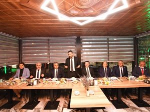 Başkan Çetin’den muhtarlar onuruna Endemik Vadi’de yemek