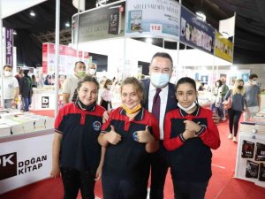 Kitap Fuarı’nda kitapsever ve yazar buluşmaları sürüyor