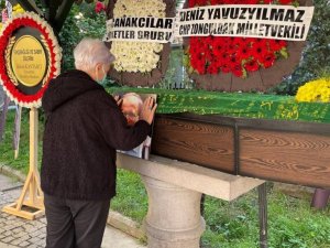 Koronavirüsten hayatını kaybeden öğretim üyesi son yolculuğuna uğurlandı