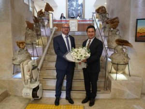 Başkonsolos Gauvin Başkan Aras’ı ziyaret etti