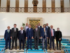 Belediye başkanları TBMM’ye çıkartma yaptı