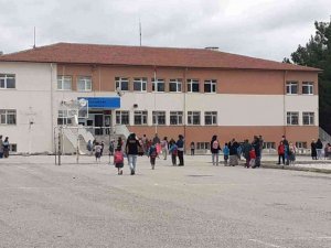 Osmancık’ta 7 sınıf karantinaya alındı