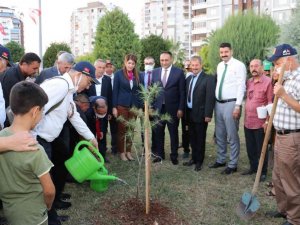 KKTC’den gelen muhtarlar Mersin’de fidan dikme etkinliğine katıldı