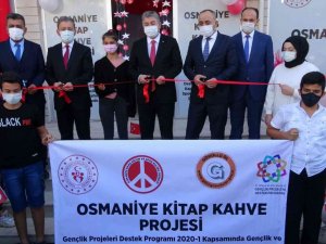 Osmaniye’de “Kitap Kahve” açıldı