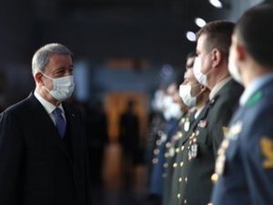 Bakan Akar, NATO Karargâhında NATO Daimi Temsilciliğini ve Türk Askerî Temsilciliğini ziyaret etti