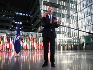 Milli Savunma Bakanı Akar NATO Karargahı’nda