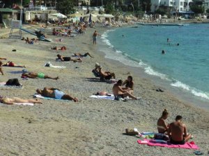 Ekim ayında deniz keyfi; sahiller yeniden doldu