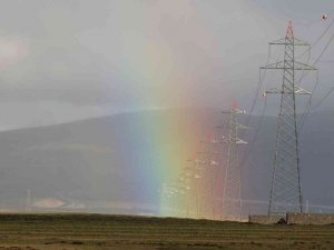 Ardahan’da yağmur sonrası oluşan gökkuşağı hayran bıraktı