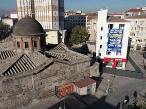 Melikgazi Belediyesi Kayseri Şehir Kütüphanesi’nin yanındaki 5 katlı binayı yıkacak