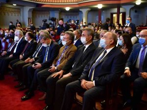 Başkan Köse, Avrasya Hizmet Ödülü’nü KKTC Cumhurbaşkanı Tatar’dan aldı